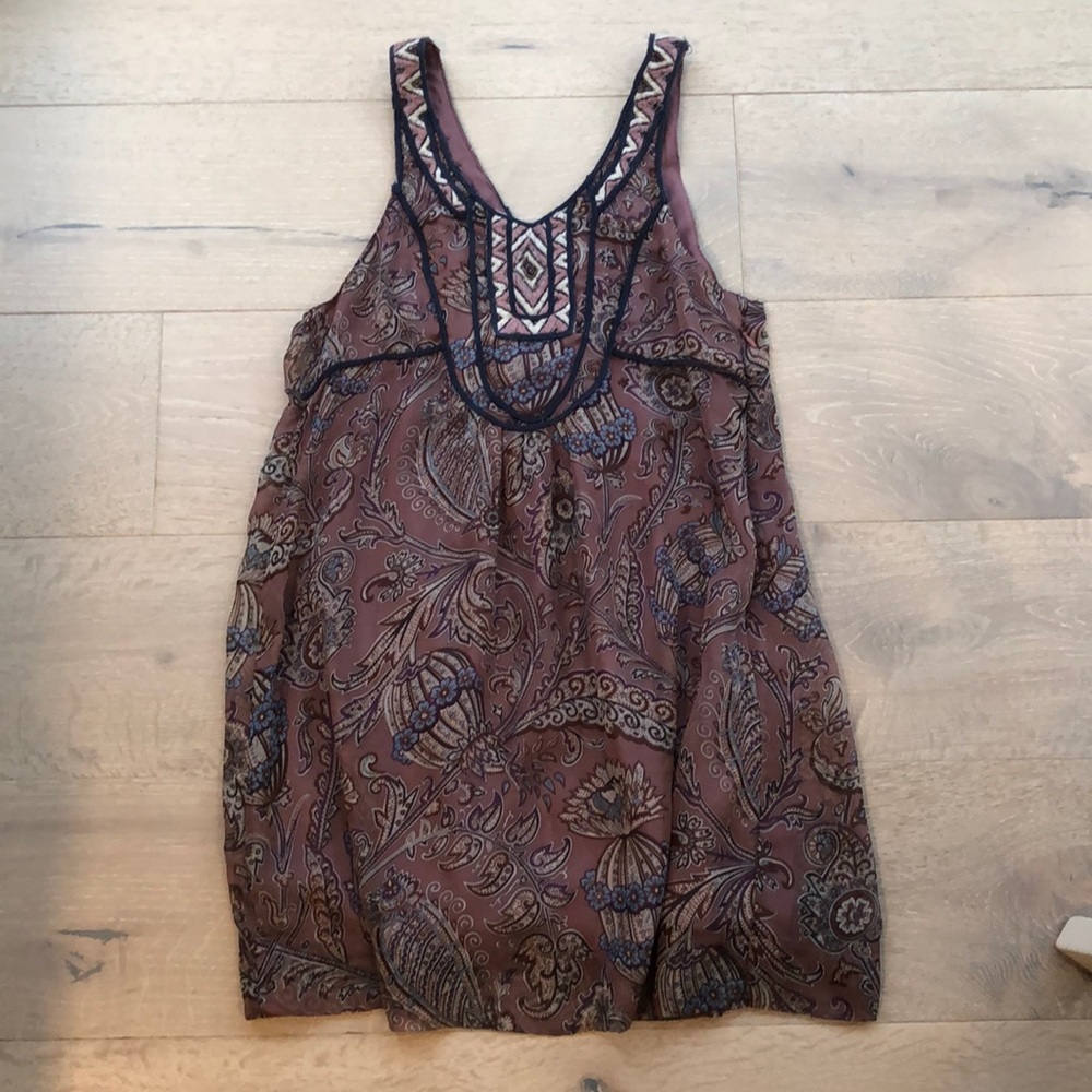 Flow patterned dress
